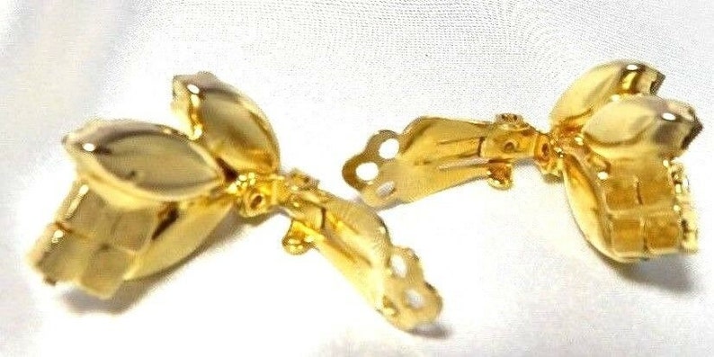 JULIANA STYLE Aurora Borealis rhinestone clip earrings vintage sparkly