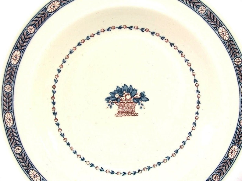 WEDGWOOD ETRURIA ENGLAND rimmed 8 coupe soup bowl 1920 Boston pattern