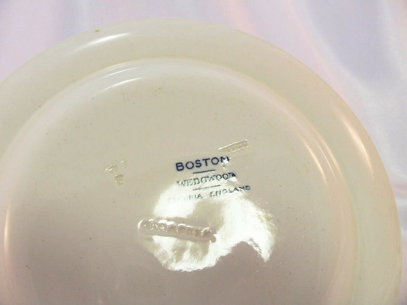 WEDGWOOD ETRURIA ENGLAND rimmed 8 coupe soup bowl 1920 Boston pattern
