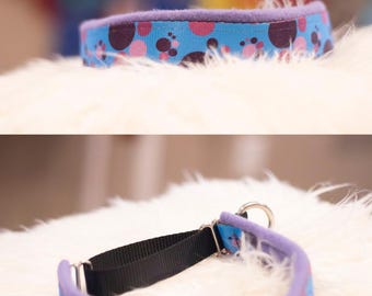 Collar para perro Agility Martingale con lunares morados y azules: 1 pulgada de ancho, 16 pulgadas de cuello/20 pulgadas en el punto más ancho