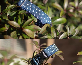 Collar para perro azul marino con estrellas blancas: 1 pulgada de ancho, cuello de 8 a 10,5 pulgadas