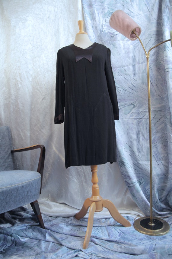 Black 1930s Crepe and Satin Shift Dress with Long… - image 2