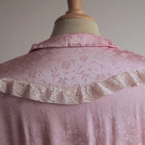 1930s Pink Satin Hostess Gown with Lace Details and a Monochrome Floral Woven Pattern image 9