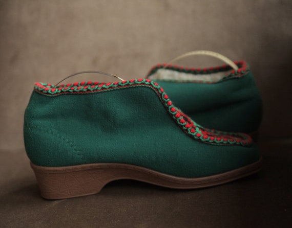 Forest Green 1970s Deadstock Slippers with Folklo… - image 3