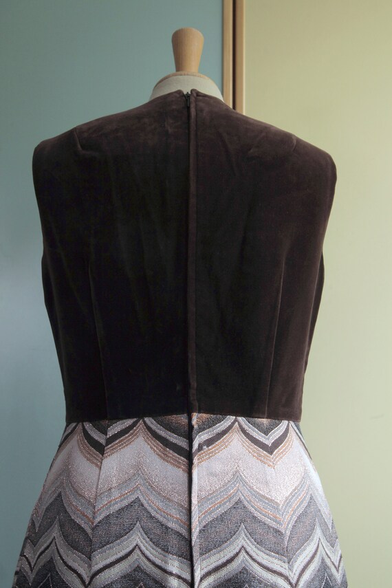 Brown and Gold 1960s Velvet and Lamé Sleeveless M… - image 7