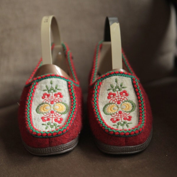 Red 1970s Deadstock Slippers with Folklore Embroidery, Chunky Rubber Sole and Fuzzy Lining