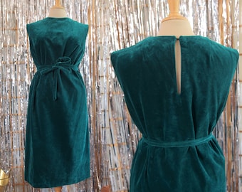 Dark Green Velvet 1960s Sleeveless Midi Shift Day Dress with Keyhole Back and Matching Waist Tie