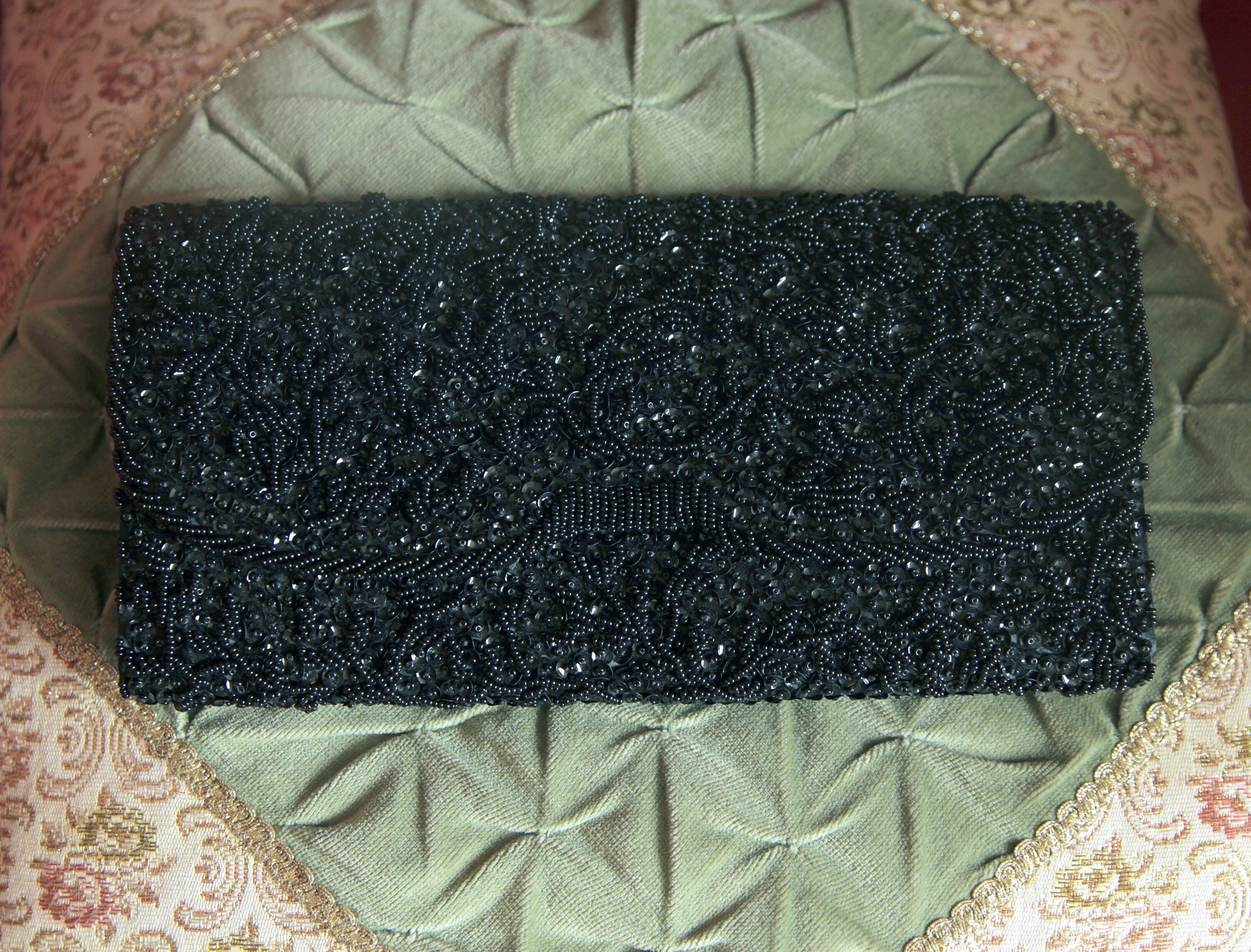 VINTAGE スパンコール えら ビーズ刺繍 黒 クラッチバッグ 香港製