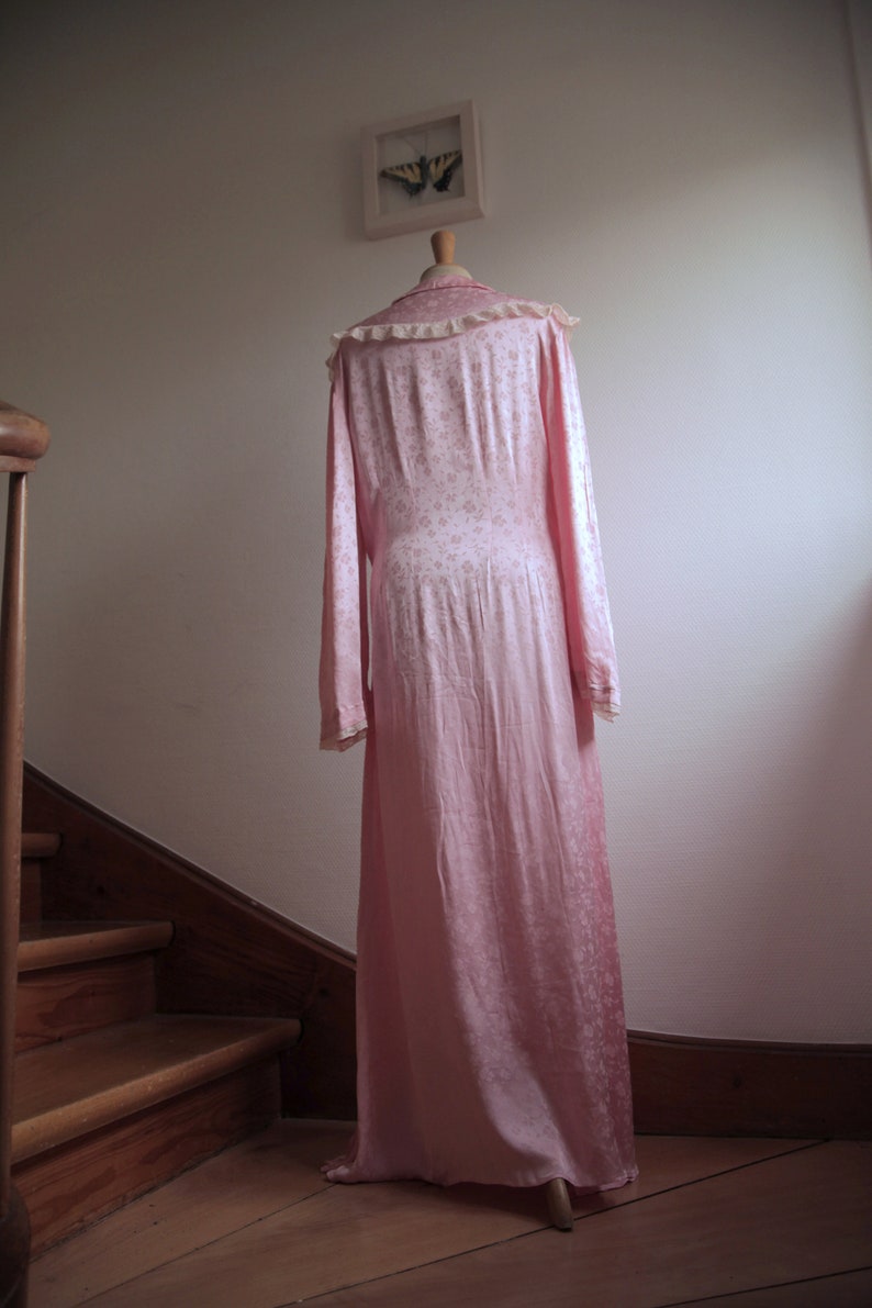 1930s Pink Satin Hostess Gown with Lace Details and a Monochrome Floral Woven Pattern image 10