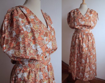 Light Weight Floral 1970s Day Dress with a Floral Print in Autumnal Colours, Elastic Waist, Gathered Shoulders and Matching Waist Tie