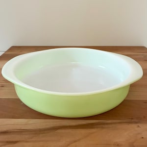 Naczynie do pieczenia Pyrex 221, okrągłe, limonkowo-zielone, 8,75” Vintage Mid Century