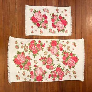 Floral Bath Towel and Hand Towel Set Mid Century Fringed Pink Roses