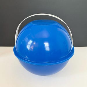 Ingrid Chicago Party Ball Plastic Plates Bowls Cups  26 Piece Set Blue Retro Mid Century