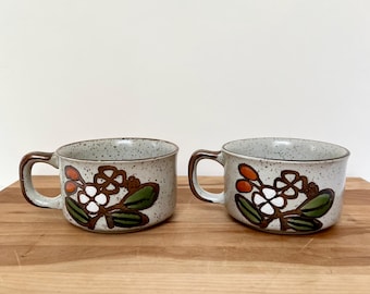2 tasses à soupe japonaises en grès moucheté, fleurs peintes à la main vintage fabriquées au Japon