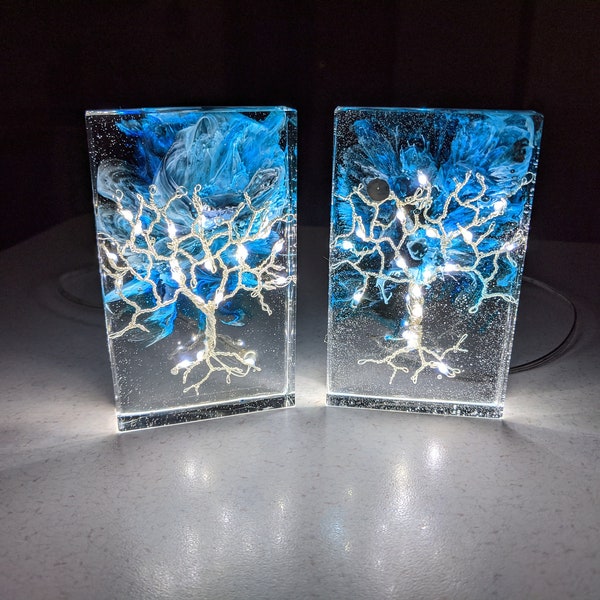 Mini Resin Lamp | LED Wire Tree Unique Christmas Birthday Gift | Battery or USB Operated 10x6cm Epoxy Resin Night Light (Batteries included)