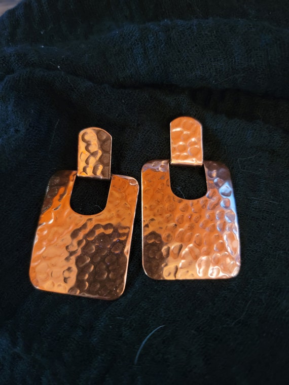 Hammered copper dangle earrings