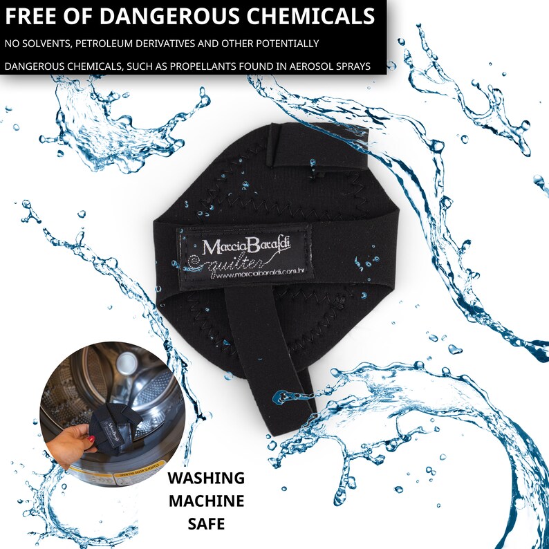 May include: Black washing machine safe silicone protector with the text "Marcia Barafdi quilter" and the website address "www.marciabaraldicrafts.com.br". The protector is surrounded by water droplets.