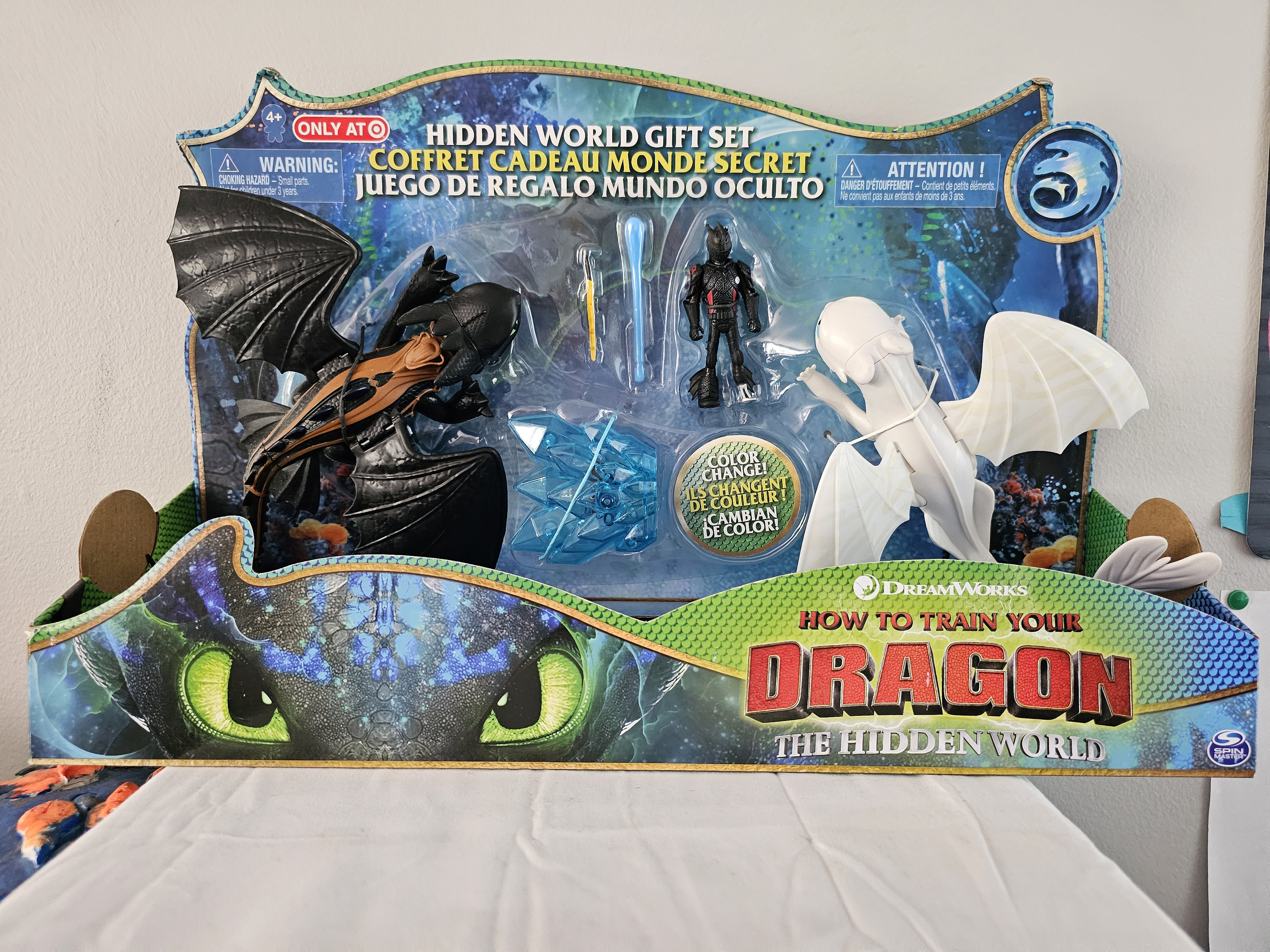 How to Train Your Dragon the Hidden World Gift Set Toothless