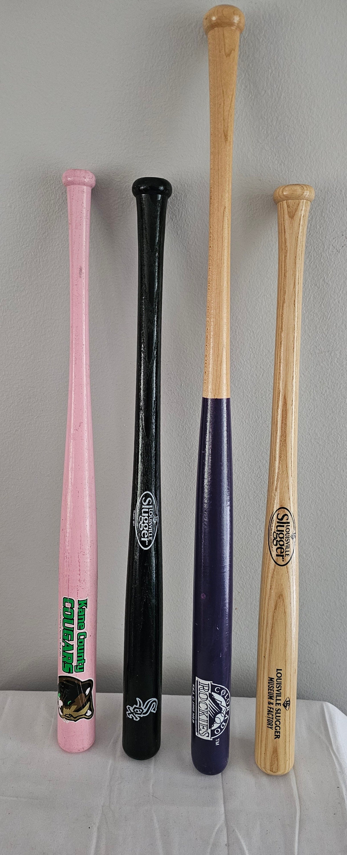 Lot of Four 4 MLB Baseball Mini Bats 18-22 Great 