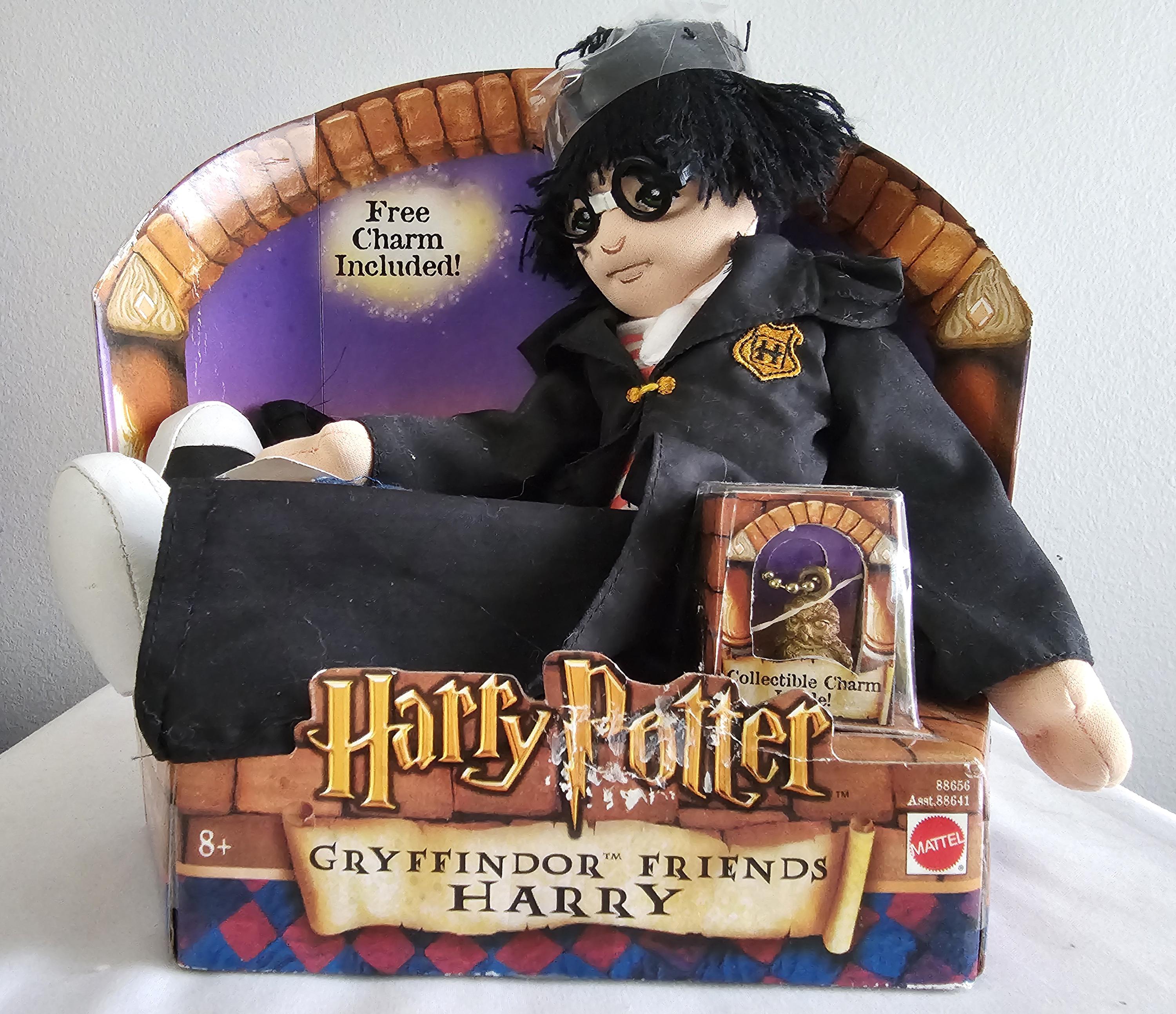 Harry Potter Vinyl Sticker - Gryffindor Shield - Paper House, image size:3000x2587