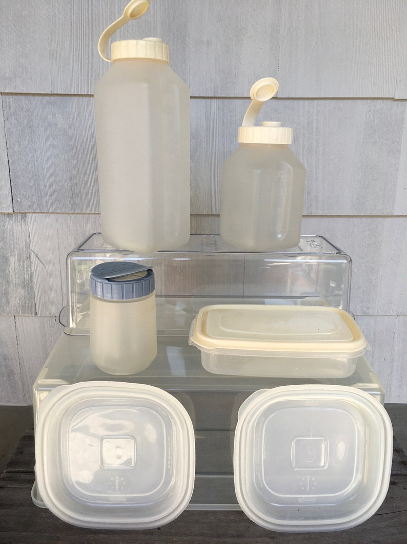 Vintage Rubbermaid Servin' Saver Containers Quart or Pint Drink