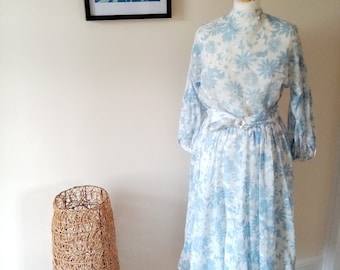 70-tals vintage blå blommig sommarblusonklänning - Jaeger - Skir kjol med foder och överdel - Lång vadlängd - Puffärmar - UK 12 USA/Cn 8 EU 40