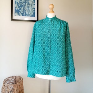 Camisa vintage Fleur De Lis verde menta dos anos 70 - Reino Unido 14 / EUA/CN - 12 / UE - 42 / Camisas vintage femininas / Blusa vintage / Camisa de escritório