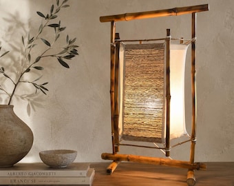 60-tals vintage Louis Sognot bordslampa - bambu och bomull fransk designerbelysning från mitten av århundradet