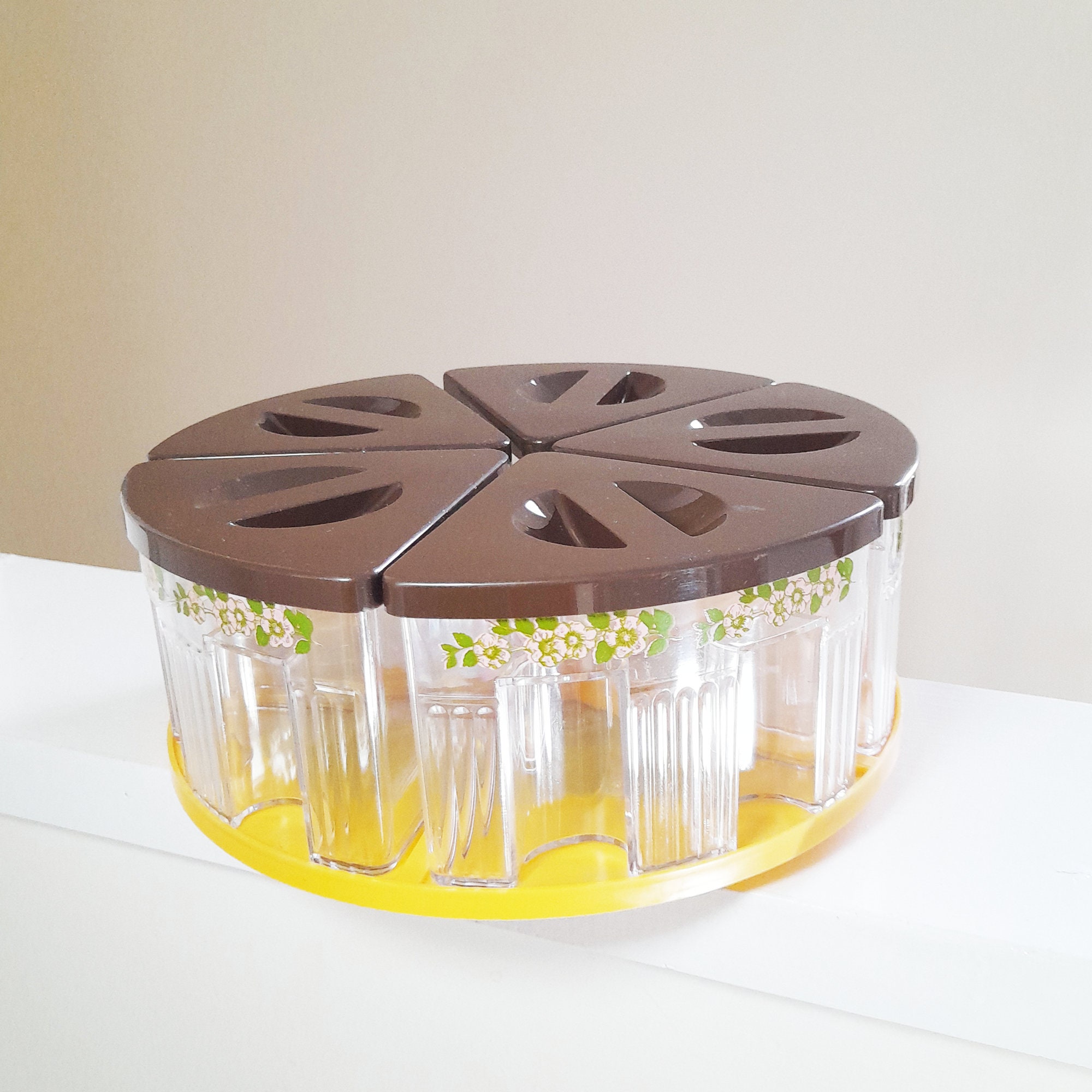 Vintage Plastic Rubbermaid Cake Stand With Lazy Susan Feature, Retro  Rubbermaid Revolving Cake Stand. 