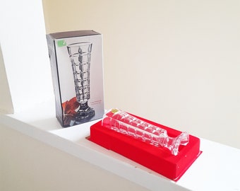 Französische Vintage Blumenvase aus geschliffenem Glaskristall - Soliflor, Vase mit einer Knospe - Cristal d&#39;Arques, Frankreich 24% Pbo Bleikristall - JG Durand - 17 cm