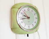 Fabulous Art Deco Smiths Electric Bakelite Wall Clock - Vintage Smiths Sectric Clock - Light Green - Electric Movement - Retro Accent Clocks