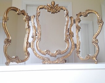 30's Vintage Gilt Framed Triple Dressing Table Mirror w/ Cherub Angel Finial Detail - Atsonea - Regency Rococo Old Hollywood Style Mirror