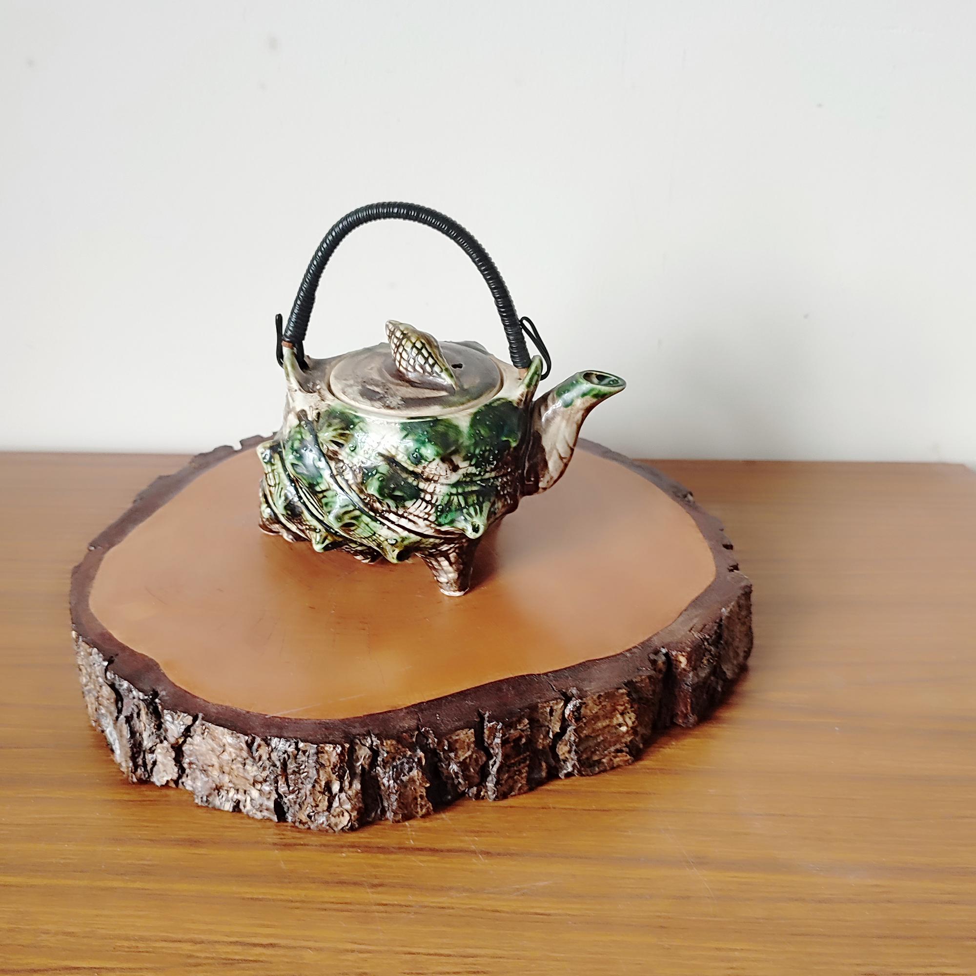 青磁 海律 壺 箱付Decorative Vase Seiji Japanese cloisonne vase from late 19th century
