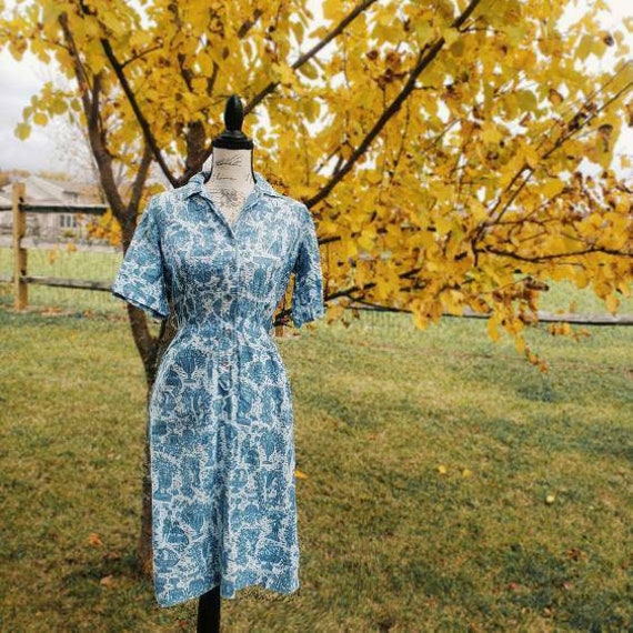 Vintage 1950s novelty print blue cotton work dress