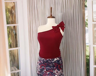 ピンクのワンショルダー アルゼンチンタンゴトップ - ミロンガ＆ダンス