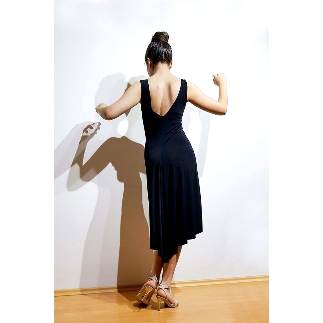 Abito da tango nero: elegante jersey elasticizzato, design pronto per