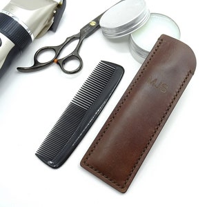 Gepersonaliseerde leren baard, kamschede, verzorgingscadeau voor hem, aangepaste kamhoes, baardcadeau heren, baardaccessoire, kammouw