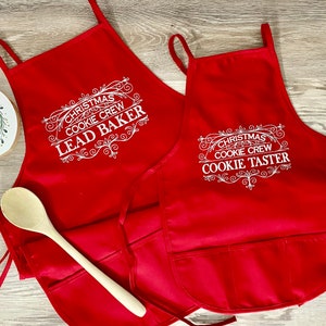 Weihnachtsplätzchen Crew Familie Schürze Set oder individuell Urlaub Backen rot bestickt personalisierbar