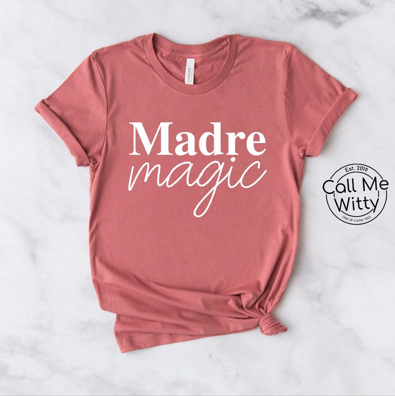 MOMLIFE Tshirt Queen Shirt Womens Blouse Funny Mama Tshirt Gift for Mom