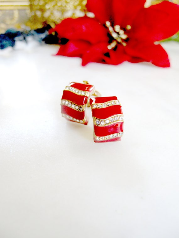 Joan Rivers- enamel- Red and white- Diamond- Candy