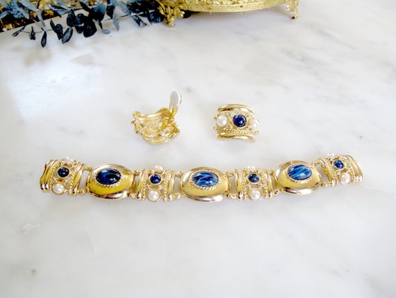 Vintage Joan Rivers Matching Blue and Gold Cabocho