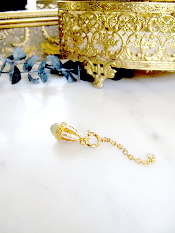 Vintage Joan Rivers Faberge Gold Tone Queen Stripp
