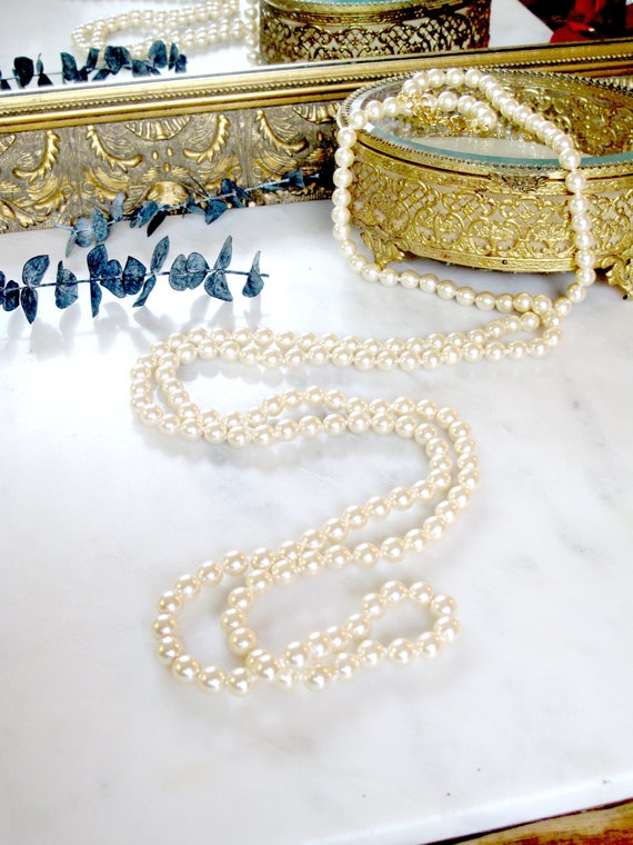 Vintage Signed Joan Rivers Pearl Long Necklace