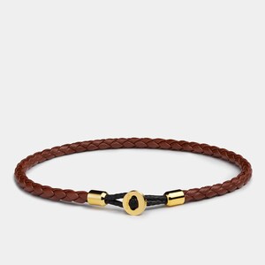 Flätat läderarmband - Brunt fullnarvat, guldfärgat spänne - Minimalistisk herrstil bild 2
