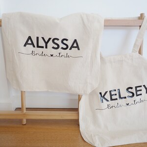 Personalisierte Schulter tote mit langen Griffen - Baumwolle wiederverwendbare Tasche für Braut, Brautjungfern, Mama, Oma, Geburtstag, Dankeschön-Geschenk, Gefälligkeiten