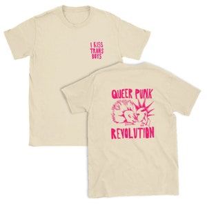 queer punk revolution & i kiss trans garçons t-shirt ras du cou unisexe devant et dos