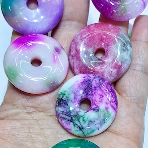 ピンク パープル ルビー チェリー ダークグリーン 翡翠 ジュエリー クリスタル サークル ドーナツ 宝石 ペンダント フォーカル ビーズ 25-40 mm 4個