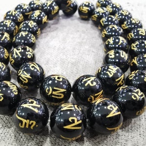 Pedra preciosa de ágata natural de 8mm a 14mm com mantra budista Om mani padme hum, símbolo sagrado hindu contas de ouro fio de 16 polegadas