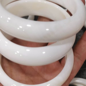 Naturligt Tridacnidae armband Snäckskal smycken handleder Armband Armband Damarmband Handsnidning gåva 52-62 mm