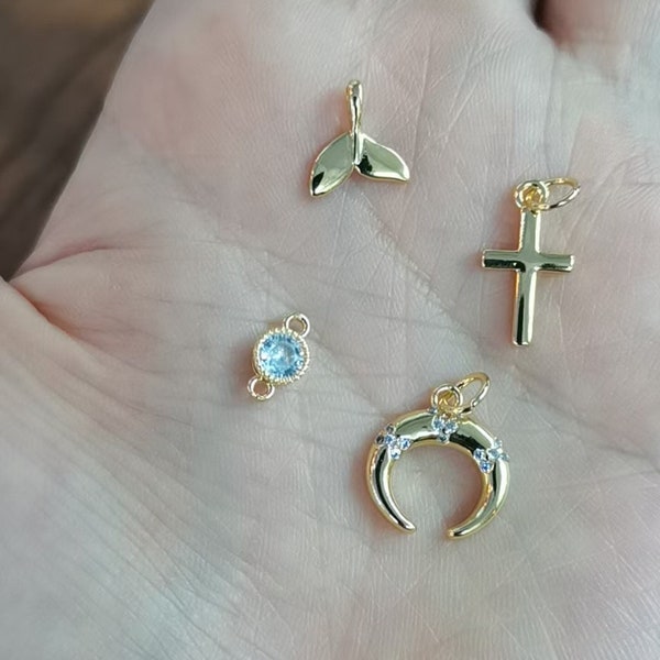 20 Stück Charm Anhänger Blatt Mond Horn Kreuz CZ Micro Pave Herz Liebe Opal Stein Anhänger,Zirkonia Paved Gold Messing Anhänger 6-12mm